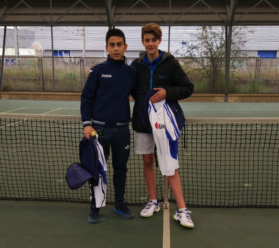 Grupo de ganadores infantil chicos