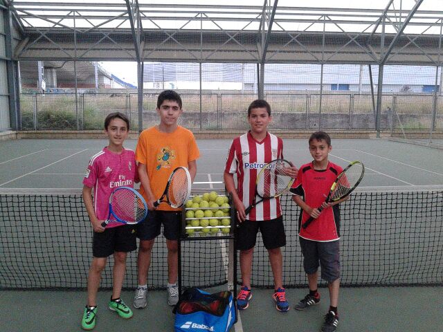 Intensivos de verano de tenis de Ibarreta Tenis en Barakaldo, semana 1