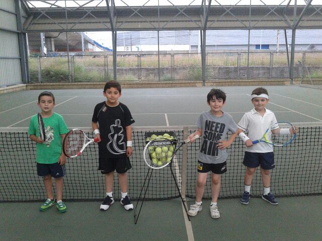 Intensivos de verano de tenis de Ibarreta Tenis en Barakaldo, semana 1